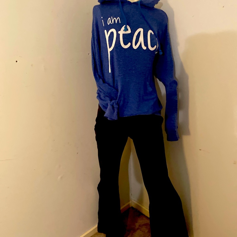 SiZe small super soft sweat shirt.